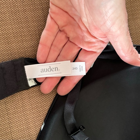 Auden wireless bra - Picture 2 of 3